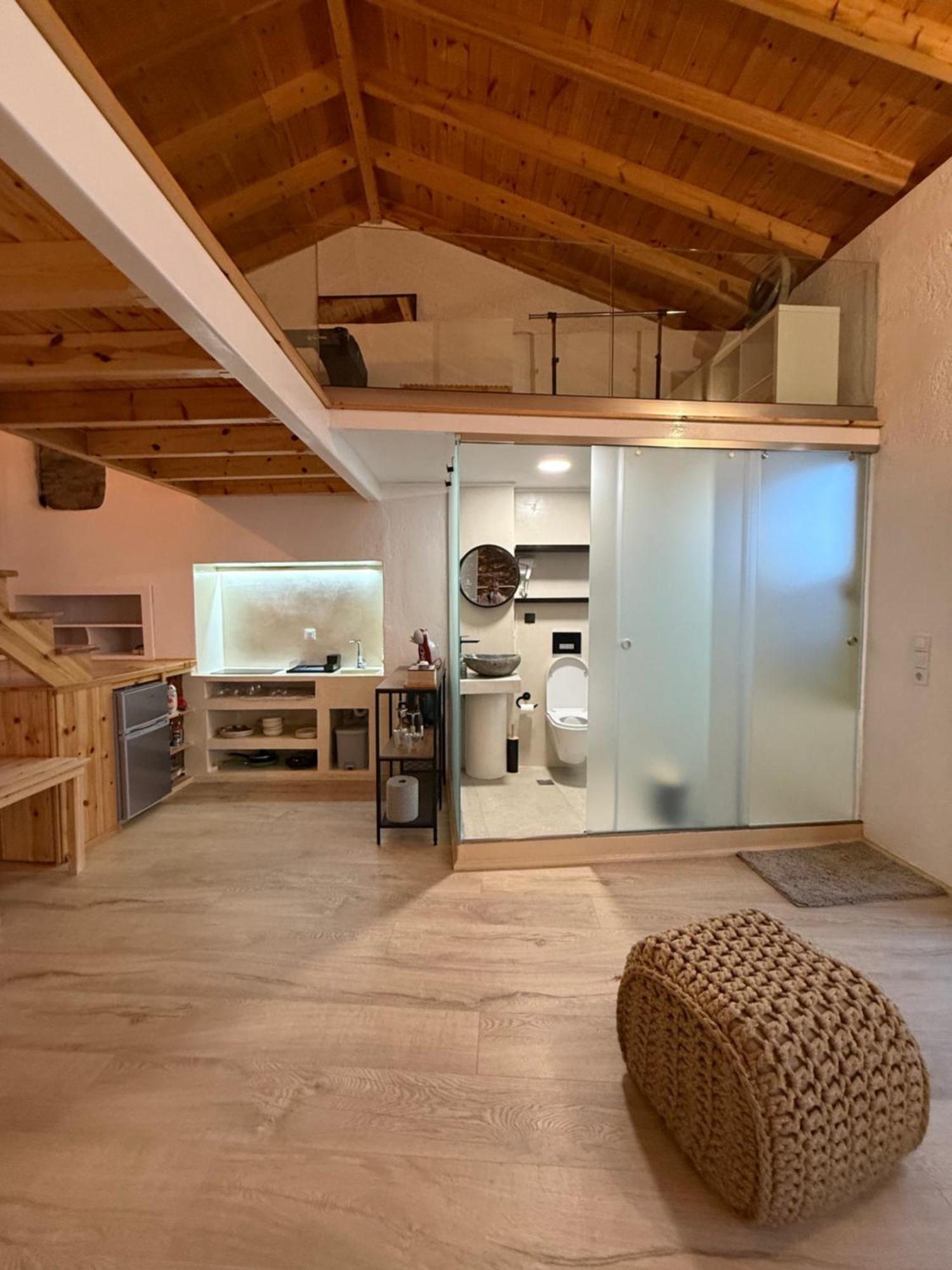 Апартаменты Michalelis Loft & Cave Пломарион Экстерьер фото